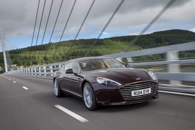 Aston Martin Rapide минава на ток
