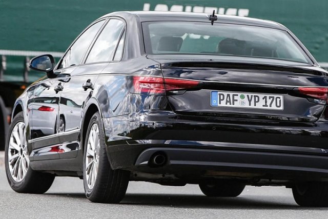 Хванаха новото Audi A4 без камуфлаж