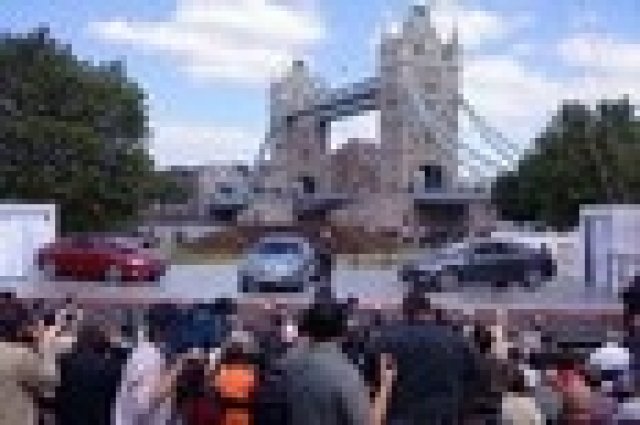 Opel Insignia се „приземи” в Лондон