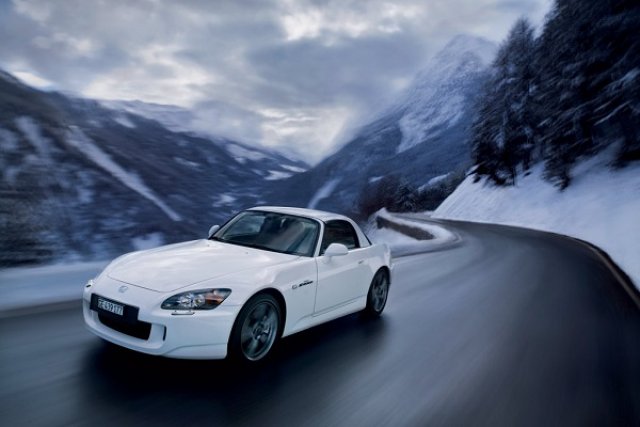 Honda S2000 се завръща с мотор в средата на шасито