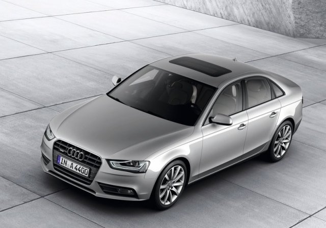 Audi изтегля 850 000 екземпляра от модела А4