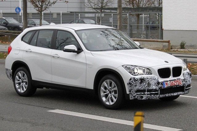 Фотографите „заловиха” обновеното BMW X1
