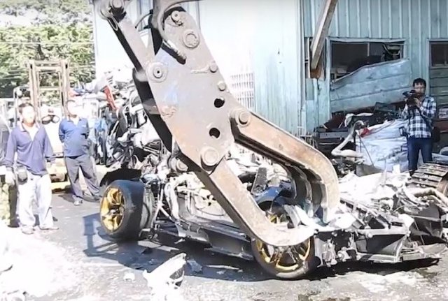 В Тайван потрошиха Lamborghini за назидание