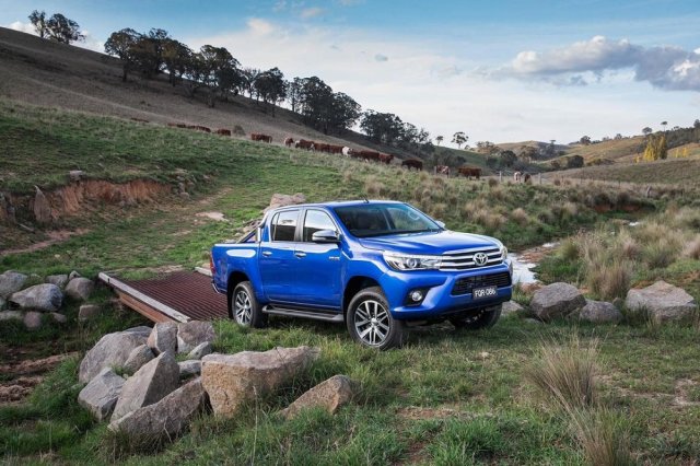 PSA Peugeot Citroen прави пикап