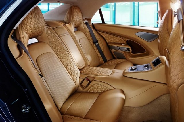 Интериорът на възродената Lagonda