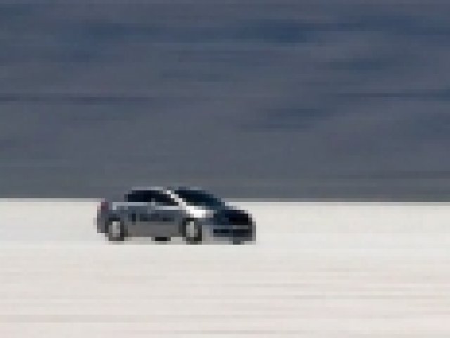 Suzuki Kizashi със световен рекорд за скорост (+видео)