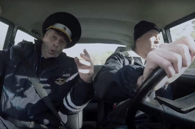 Пилот от Формула 1 на курсове по шофиране в Русия