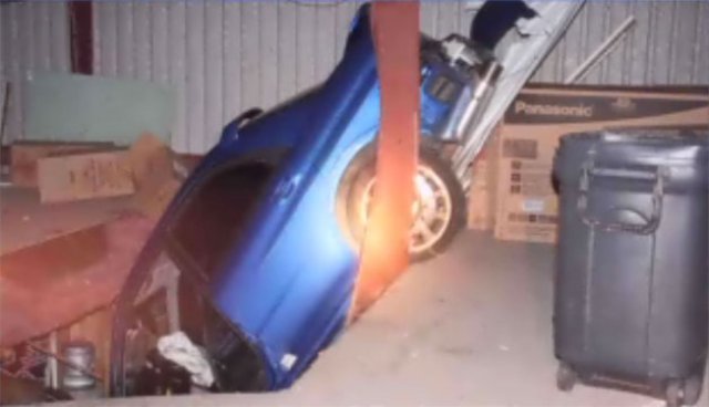 Кацнал през един покрив