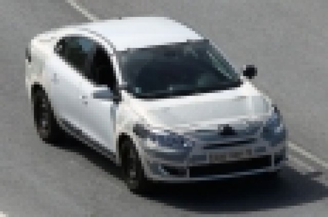 Идва нов член на семейство Megane