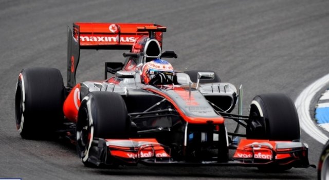 Бътън бе най-бърз в тренировките на 