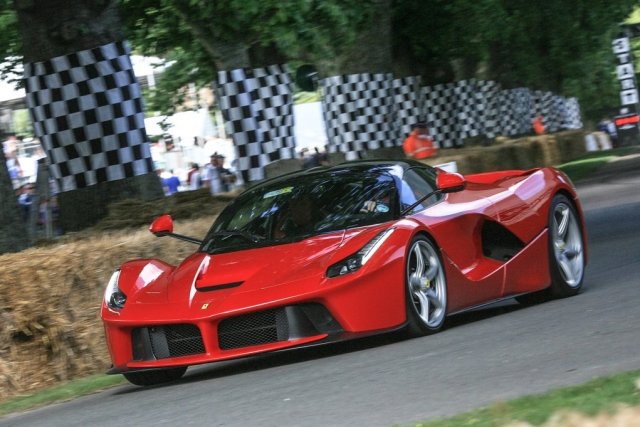 Бърза доставка на LaFerrari за двойна цена