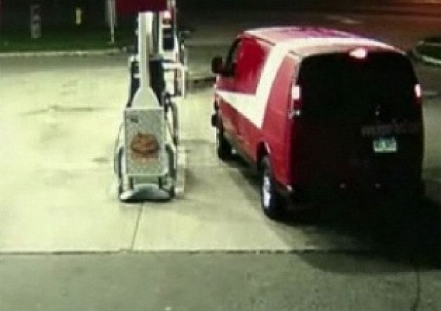 Пияница използва 9-годишната си дъщеря за шофьор (Видео)