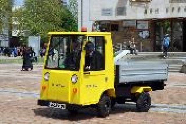 Лекотоварен БГ електромобил