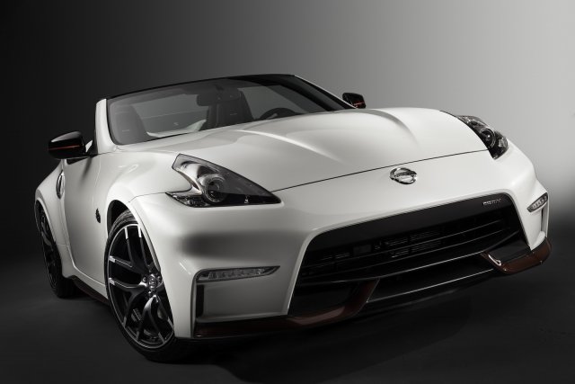 Nissan махна покрива на 370Z Nismo