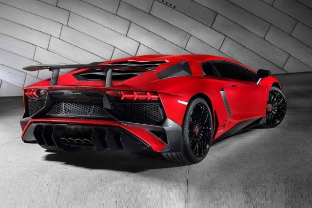 Lamborghini пуска модел в чест на основателя си