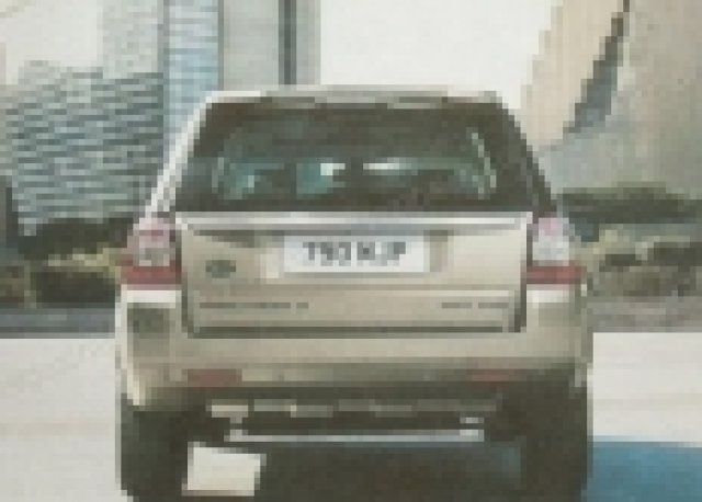 Първи снимки на Land Rover Freelander 2011