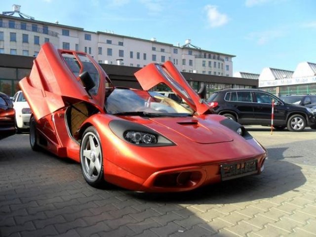 Поляк си направи McLaren F1