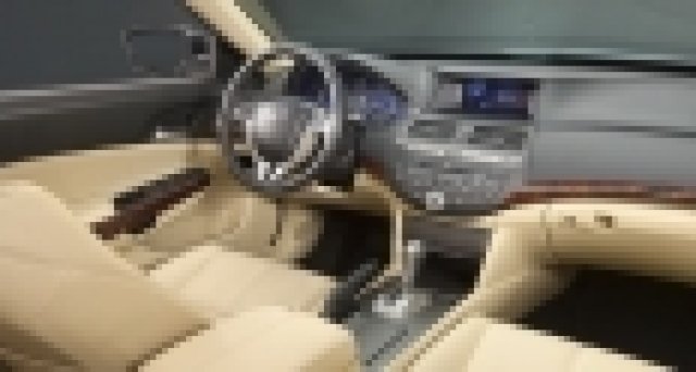 Първи снимки от интериора на Honda CrossTour