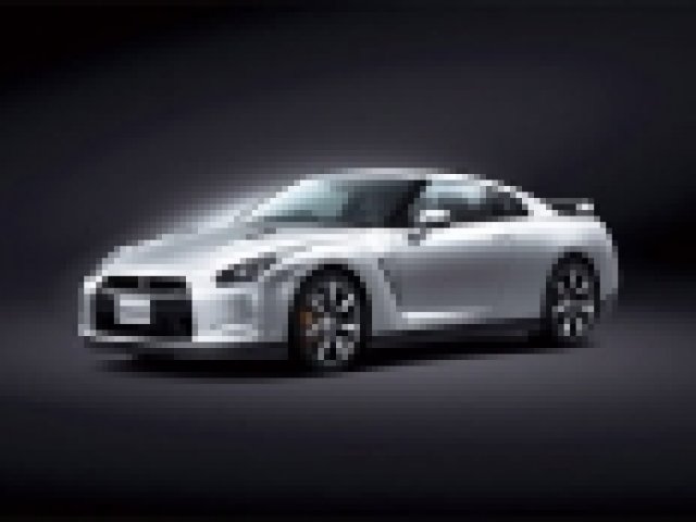 Загубата на Англия повод за реклама на Kia и Nissan