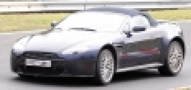 Първи шпионски снимки на Aston Martin V12 Vantage Volante