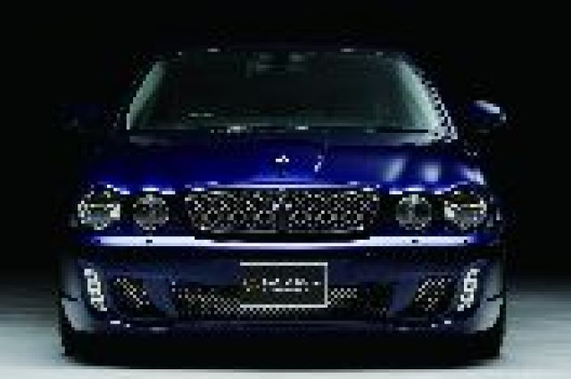 Jaguar XJ Black Bison