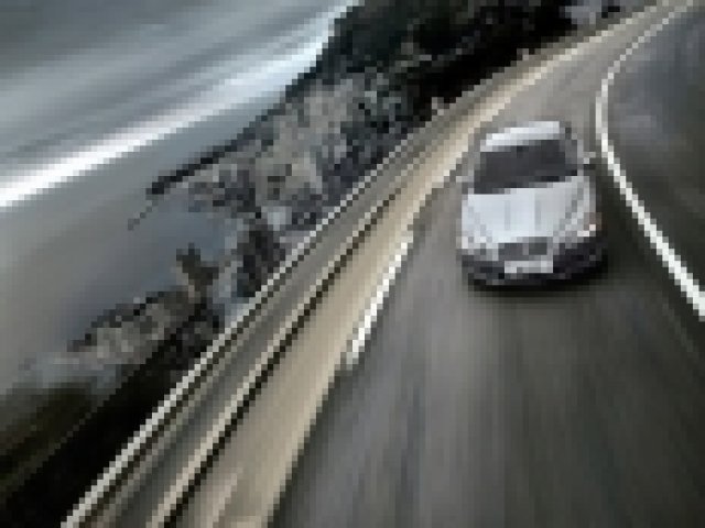 Трябват 1 милиард долара за спасяване на Jaguar Land Rover