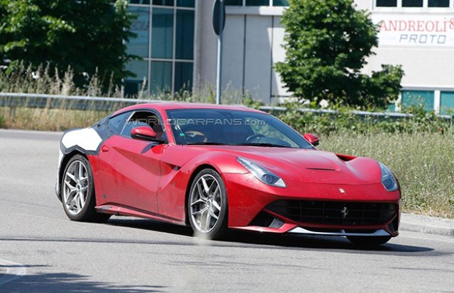 Обновеното Ferrari F12 Berlinetta ще получи 780 к.с.
