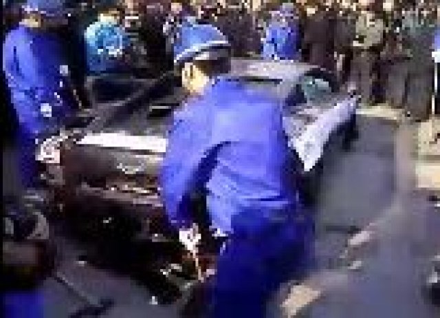 Да разбиеш Lamborghini Gallardo с чукове!