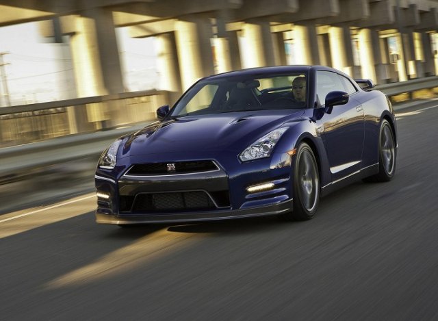 Nissan си запази марка за хибриден GT-R