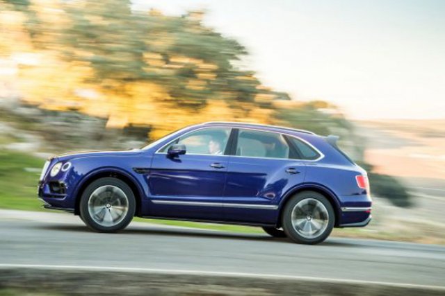 Bentley стартира в