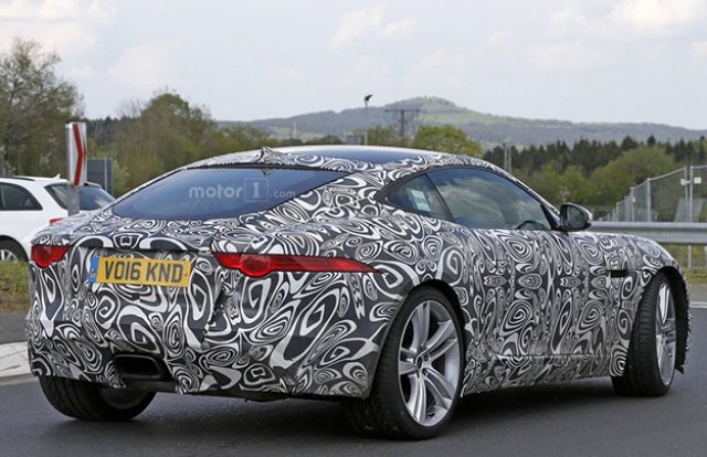 Jaguar F-Type също премина на 4 цилиндъра