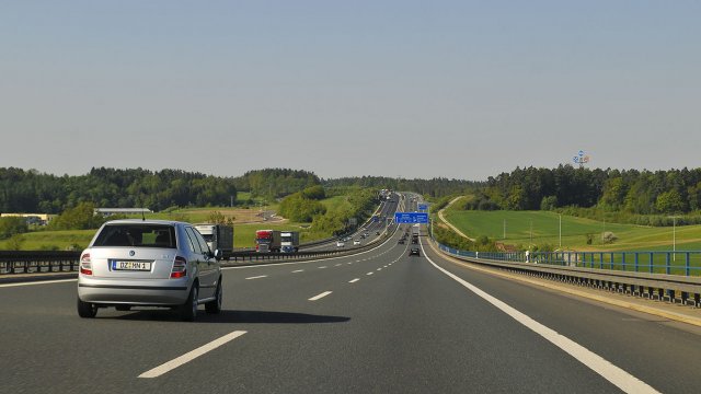 Германците одобряват ограниченията на скоростта по аутобаните?