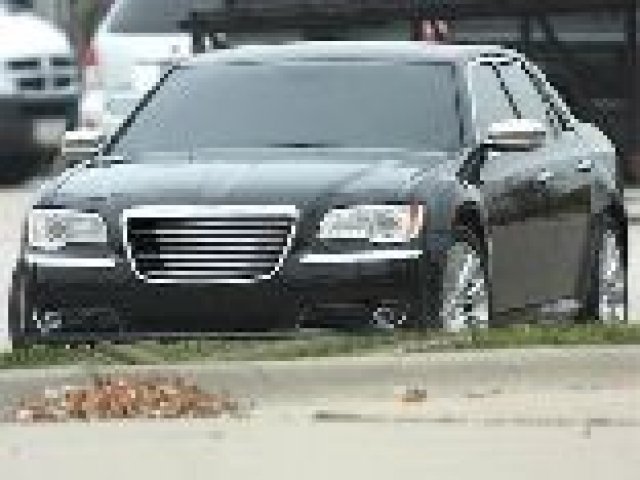 Шпионски снимки от новия Chrysler 300C