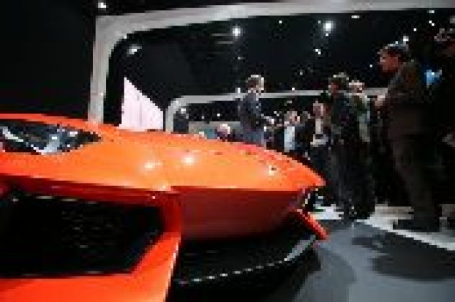 Официално - Lamborghini Aventador LP700-4