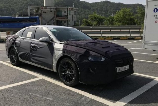Hyundai тества новия Sonata