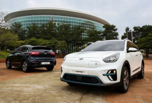 KIA показа серийното Niro на ток (ВИДЕО)