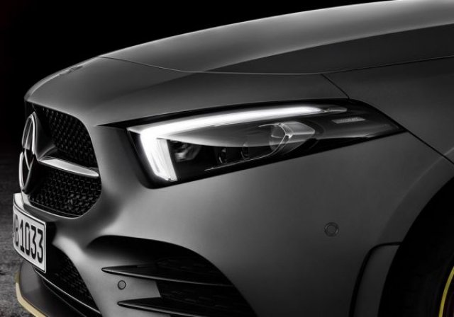 Mercedes ще предложи 7-местен модел с предно