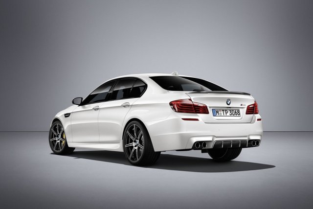 BMW пусна M5 с ускорение 0-100 км/час за 3,9 сек.