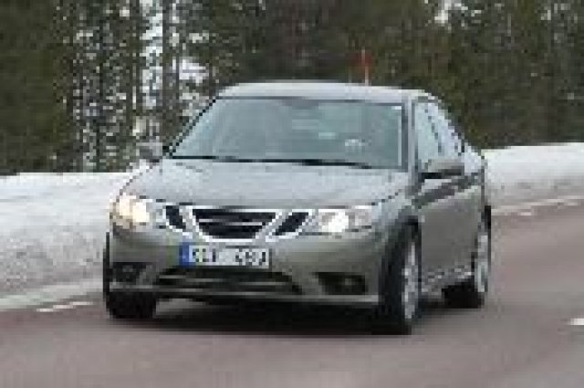 Нови шпионски снимки от Saab 9-3 