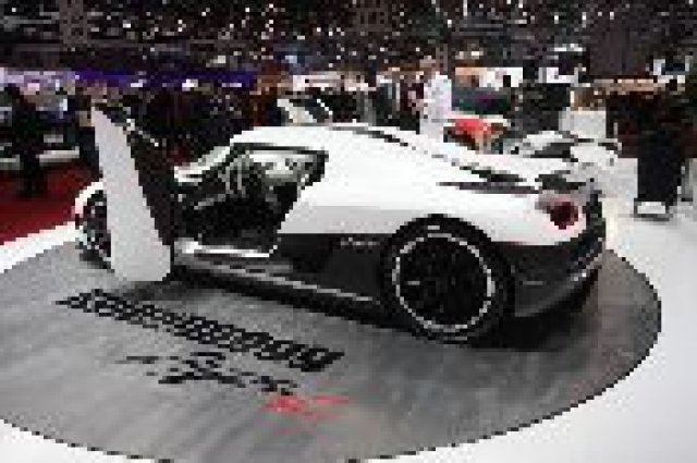 Нови световни рекорди на Koenigsegg