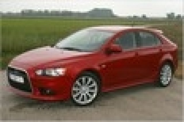 Пет врати и спойлер на покрива: Mitsubishi Lancer Sportback