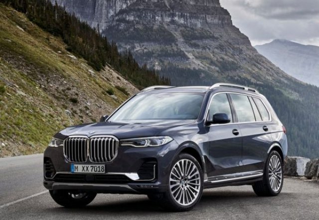 BMW разкри гигантския си кросоувър