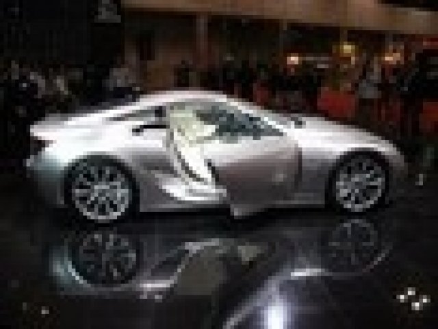 Звезди в Токио: Lexus LF-A