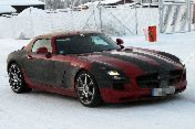 Нови шпионски снимки от SLS AMG Roadster