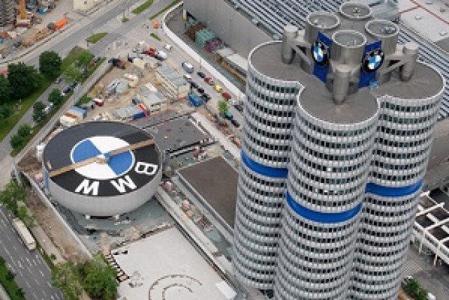 Пазарът оцени BMW два пъти по-скъпо от Mercedes-Benz