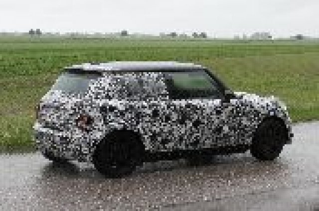 Щракнаха новото MINI за първи път