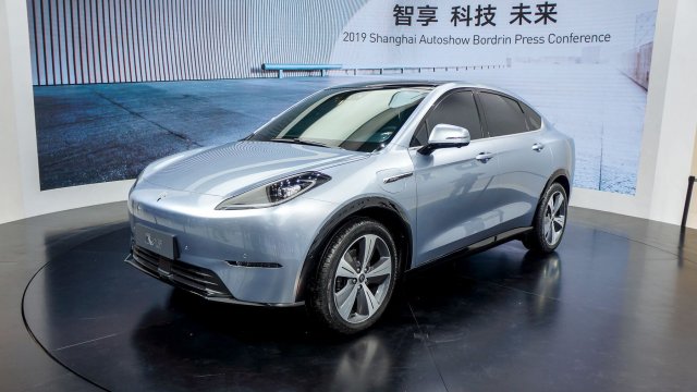 Какво се случва, ако кръстосаш X6 и Cayenne?