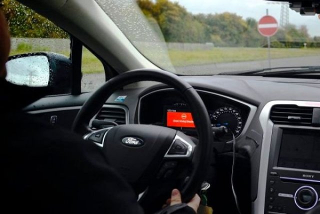 Ford реши проблема с навлизането в насрещното (ВИДЕО)