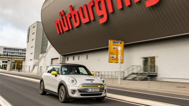 Mini ще покорява Нюрбургринг без спирачки