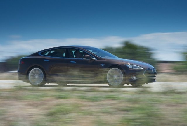 Конкурентът на BMW 3-Series от Tesla ще струва 30 000 долара